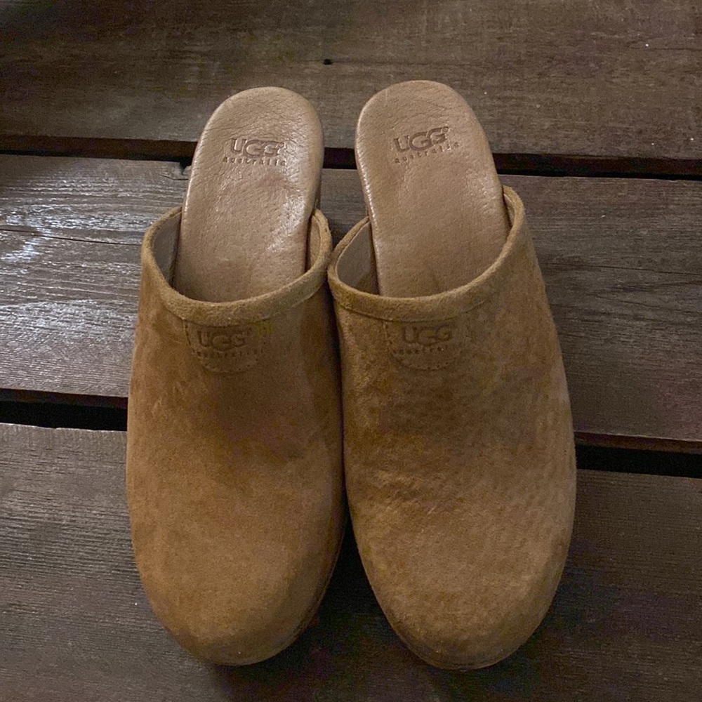 UGG clogs 🤎 great condition! No stains or scratches 🤎 A lot of life left!